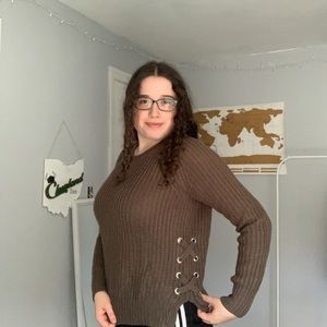 GREEN/BROWN SWEATER